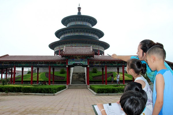 南堯天壇引來居民寫生